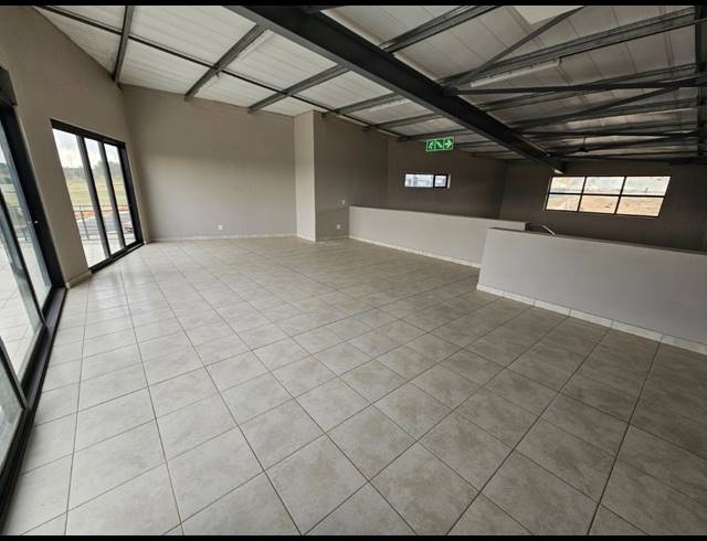 227M² WAREHOUSE FOR SALE IN MOREHILL